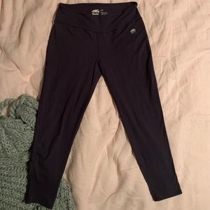 3/4 length roots leggings